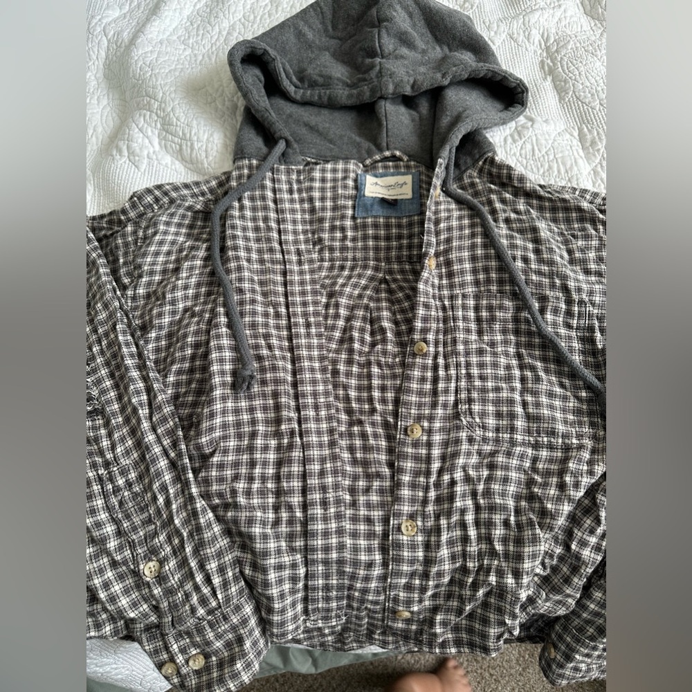 American Eagle Cropped Flannel Shirt/Hoodie Size Small